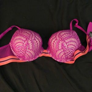 VS Bombshell Plunge Push-Up Bra